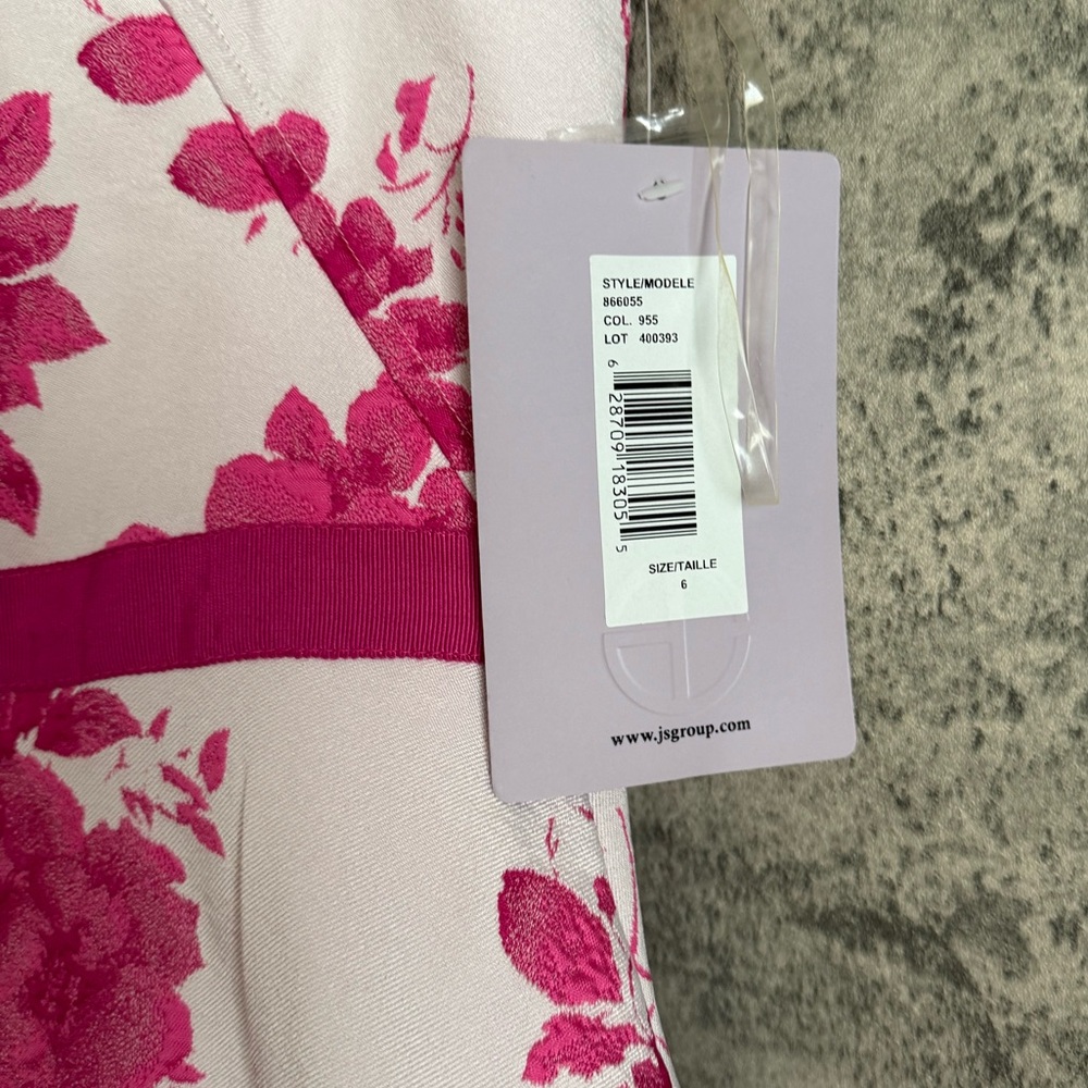 Floral Pink and White gown with pockets modest dress - Picture 9 of 10